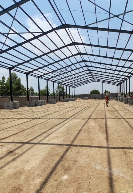 Large steel roof construction